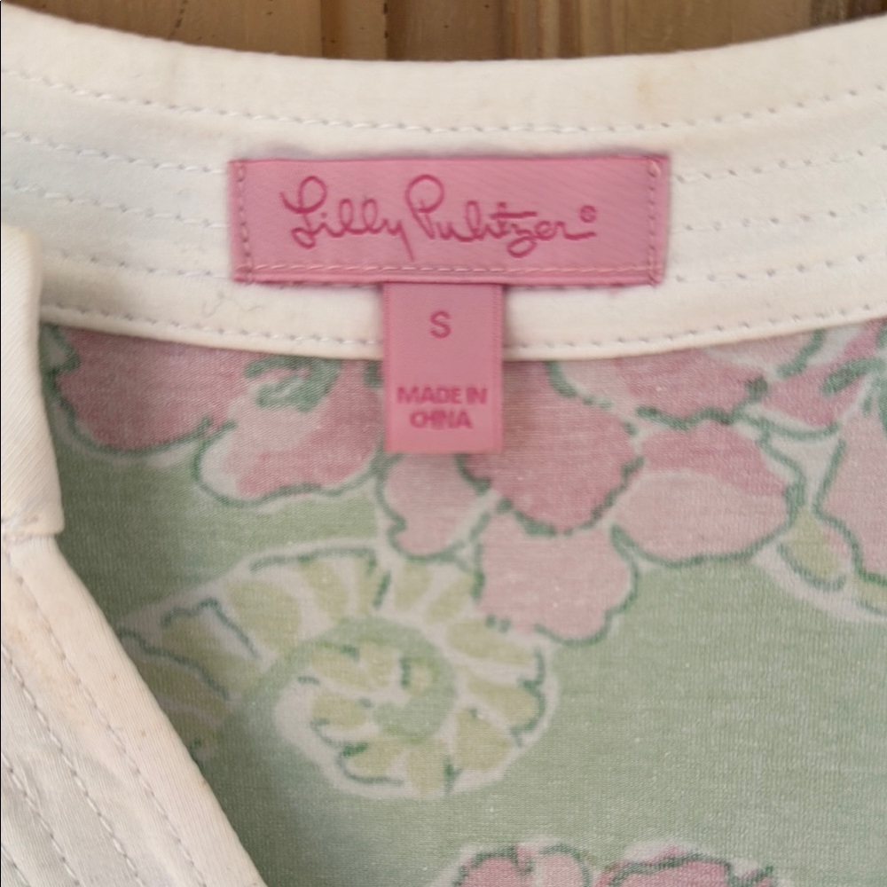 NWOT Lilly Pulitzer Green and Pink Floral Tunic - Picture 3 of 6